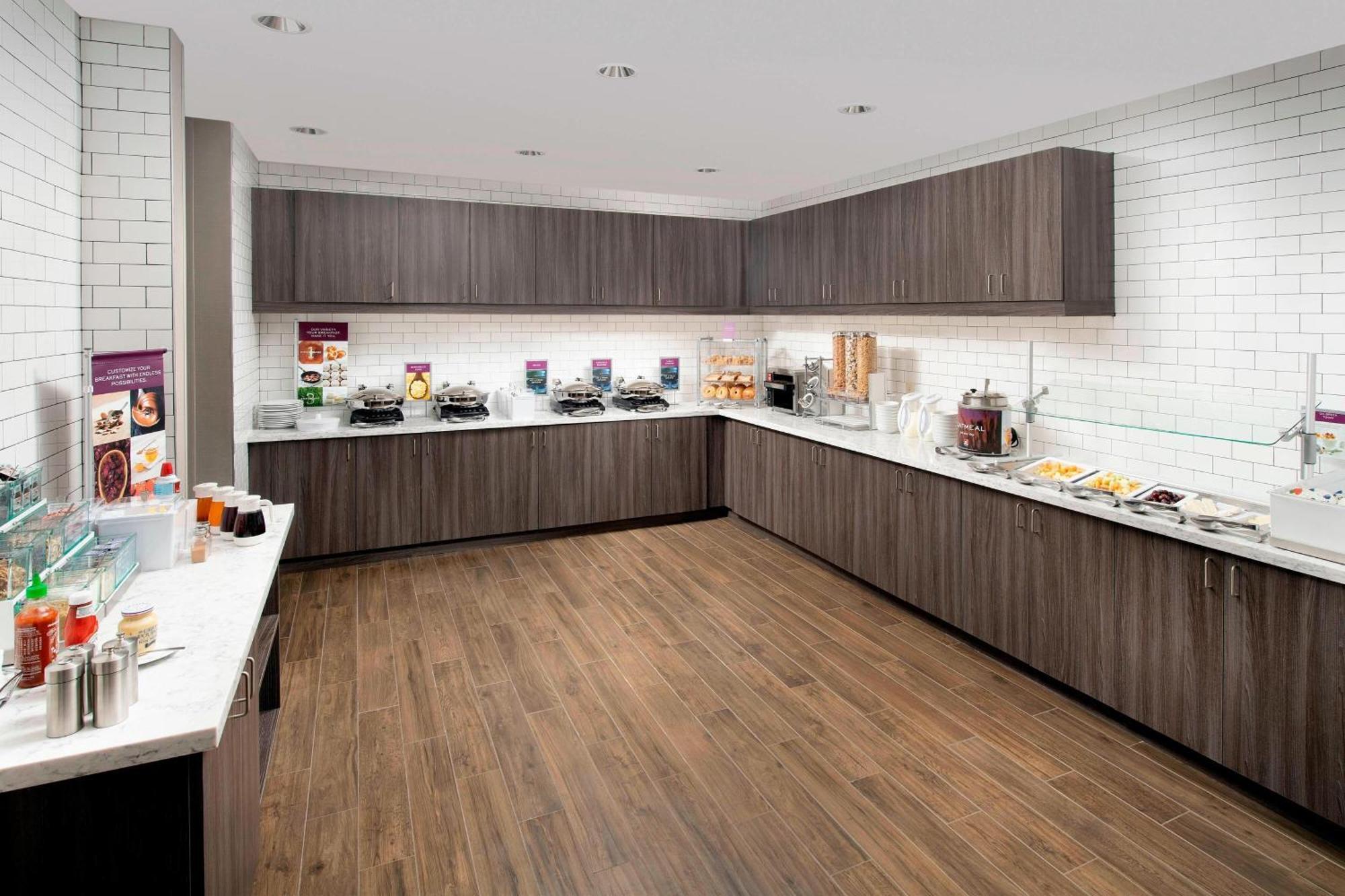 Residence Inn By Marriott Denver Airport/Convention Center Restaurant photo